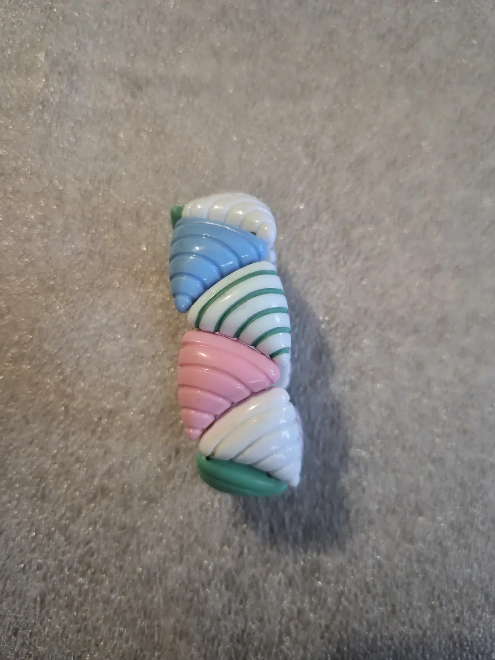 VTG Avon 1984 Seashell Stretch Bracelet - Pink, Blue & Green